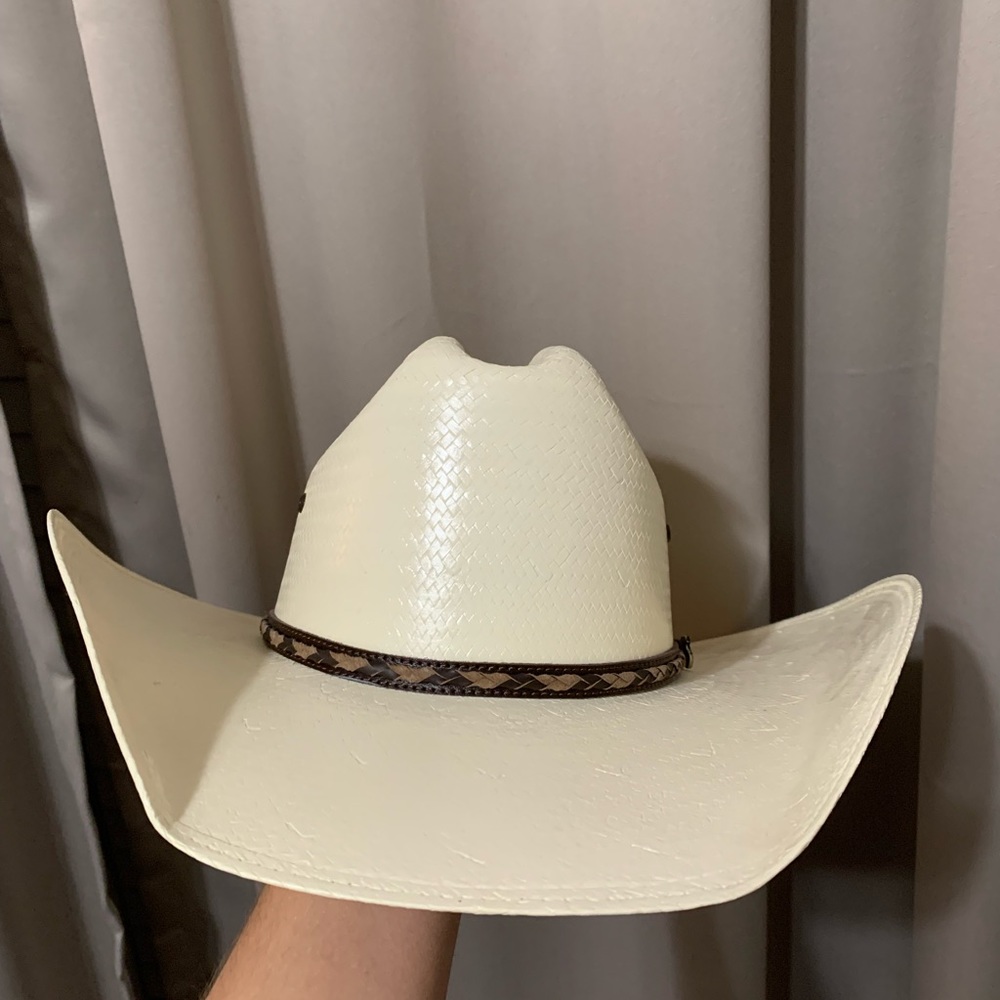 Justin’s Straw Cowboy Hat. Size 7 1/8.